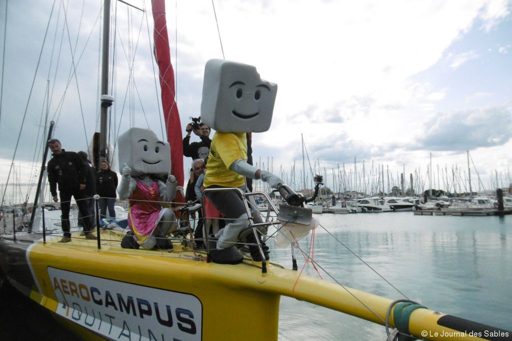 COSTUME MASCOTTE SUR-MESURE LA MIE CALÎNE