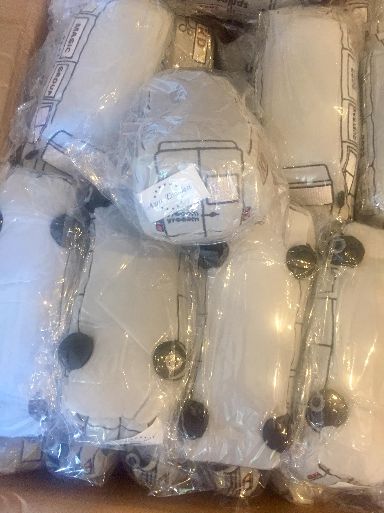 PELUCHES MINIBUS SUR-MESURE - AZUR ÉVASION